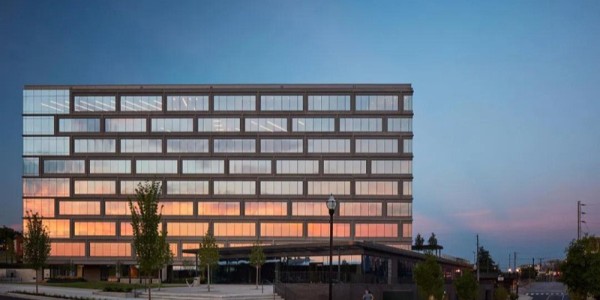 極簡 | 多層辦公建筑