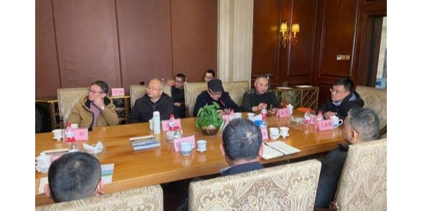 成都新農(nóng)村建設(shè)服務(wù)業(yè)發(fā)展論壇交流會成功舉辦！胡林副會長的專題分享與蔣美榮會長總結(jié)！