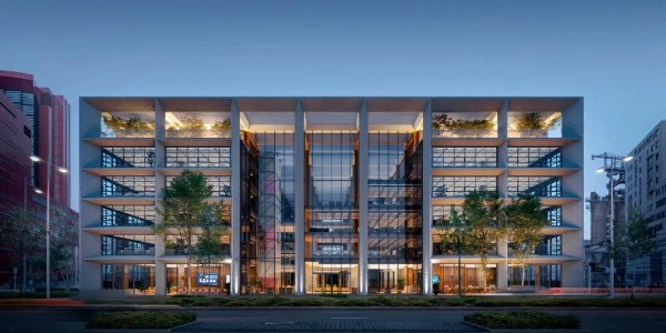 極簡現(xiàn)代的辦公建筑 —— 福斯特新作品