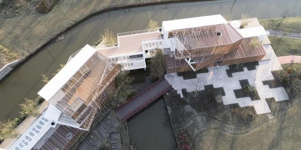 他設(shè)計(jì)的集裝箱改造房，虛實(shí)之間太好了。